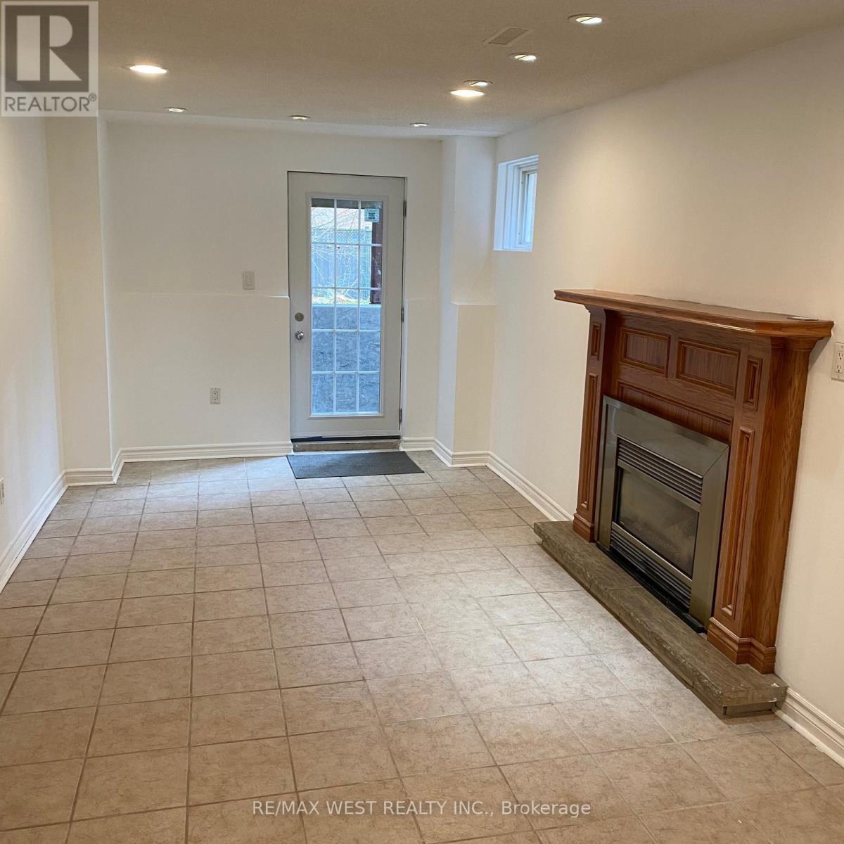 106 O'connor Crescent, Richmond Hill, Ontario  L4C 7N7 - Photo 26 - N12715872