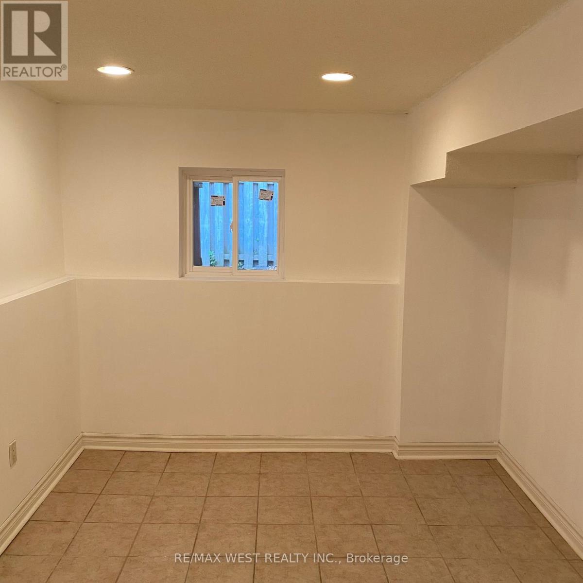 106 O'connor Crescent, Richmond Hill, Ontario  L4C 7N7 - Photo 28 - N12715872