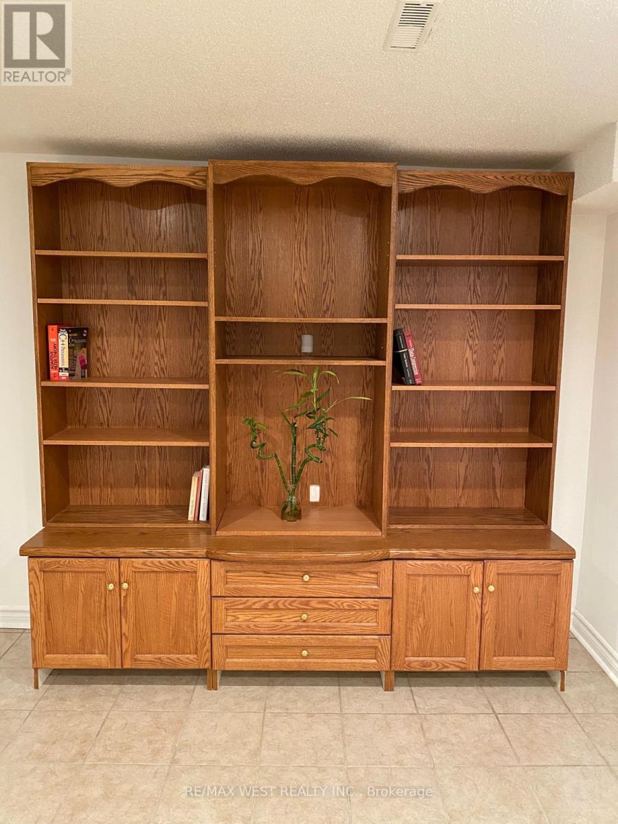 106 O'connor Crescent, Richmond Hill, Ontario  L4C 7N7 - Photo 35 - N12715872