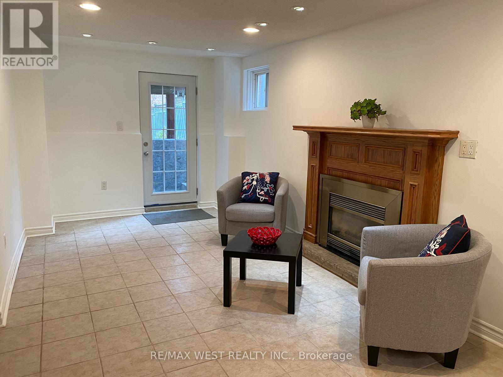 106 O'connor Crescent, Richmond Hill, Ontario  L4C 7N7 - Photo 40 - N12715872