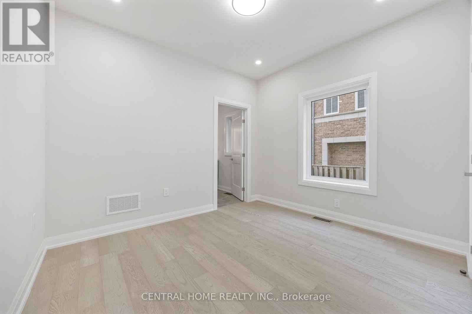 2950 Elgin Mills Road, Markham, Ontario  L6C 0E5 - Photo 4 - N12715888