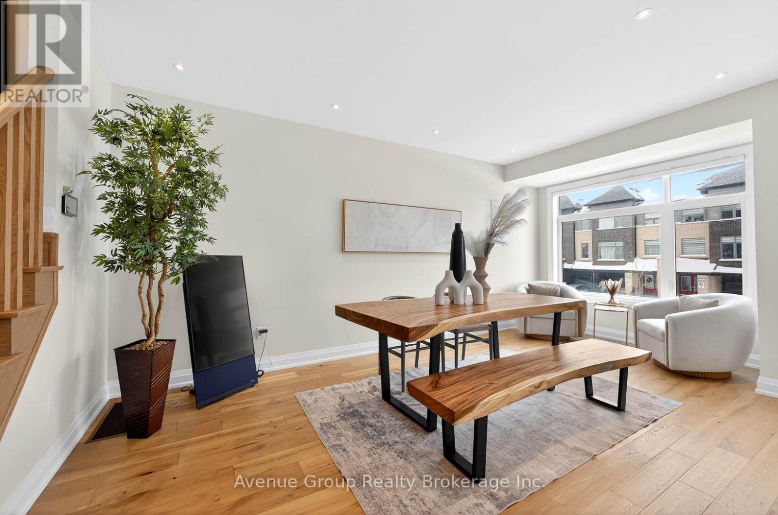 919 Isaac Phillips Way, Newmarket, Ontario  L3X 0M7 - Photo 3 - N12715892