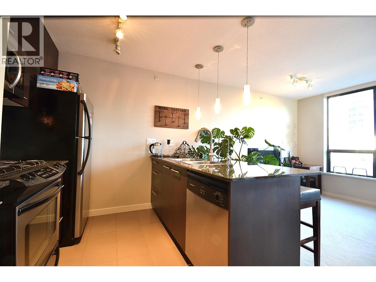 602 2979 Glen Drive, Coquitlam, British Columbia  V3B 0B2 - Photo 15 - R3078946