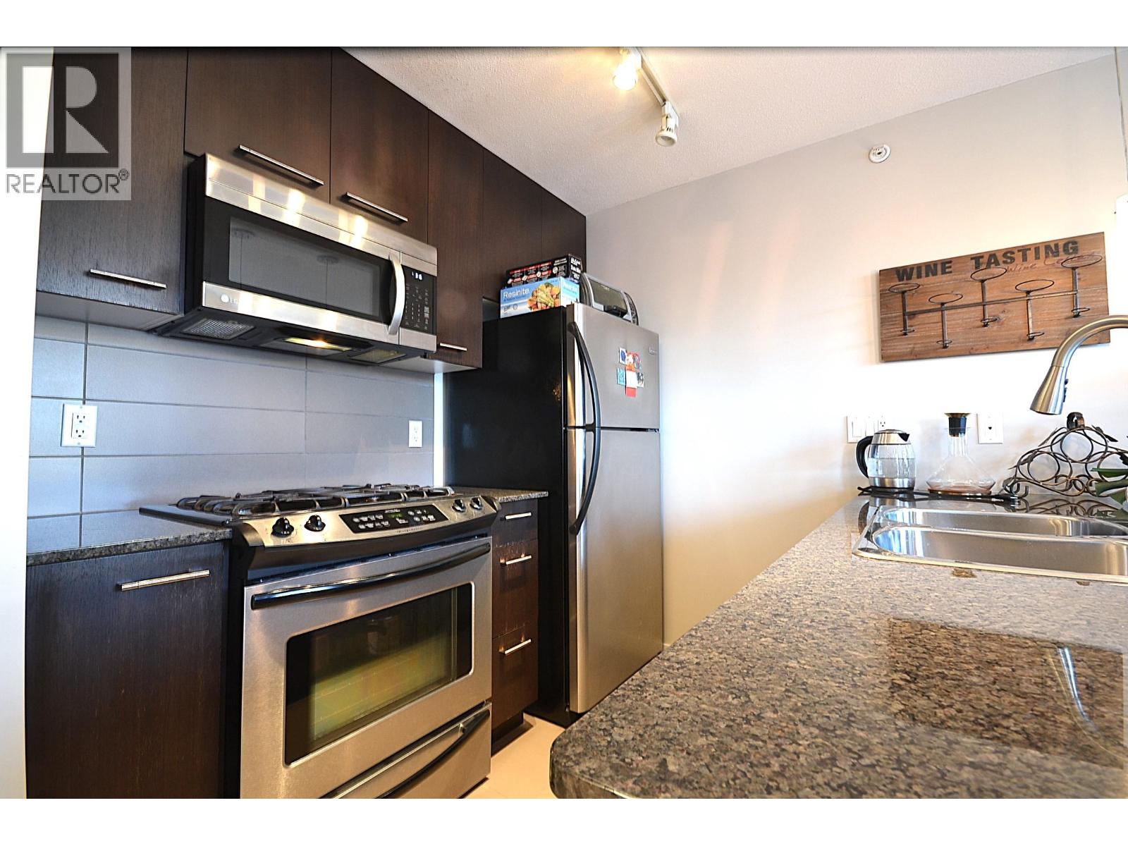 602 2979 Glen Drive, Coquitlam, British Columbia  V3B 0B2 - Photo 18 - R3078946