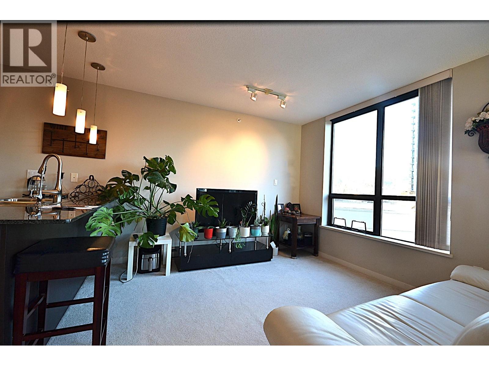 602 2979 Glen Drive, Coquitlam, British Columbia  V3B 0B2 - Photo 4 - R3078946