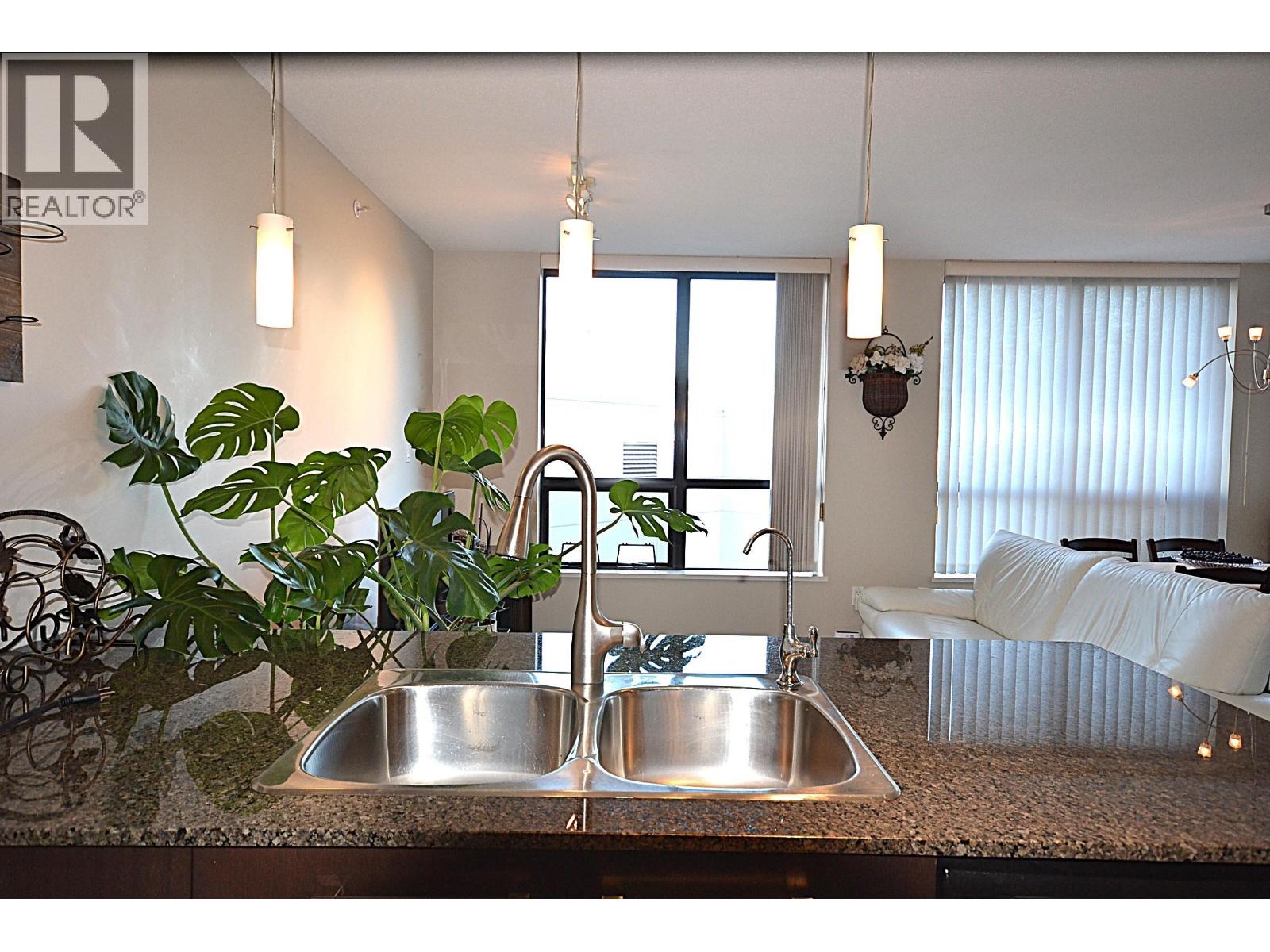 602 2979 Glen Drive, Coquitlam, British Columbia  V3B 0B2 - Photo 14 - R3078946