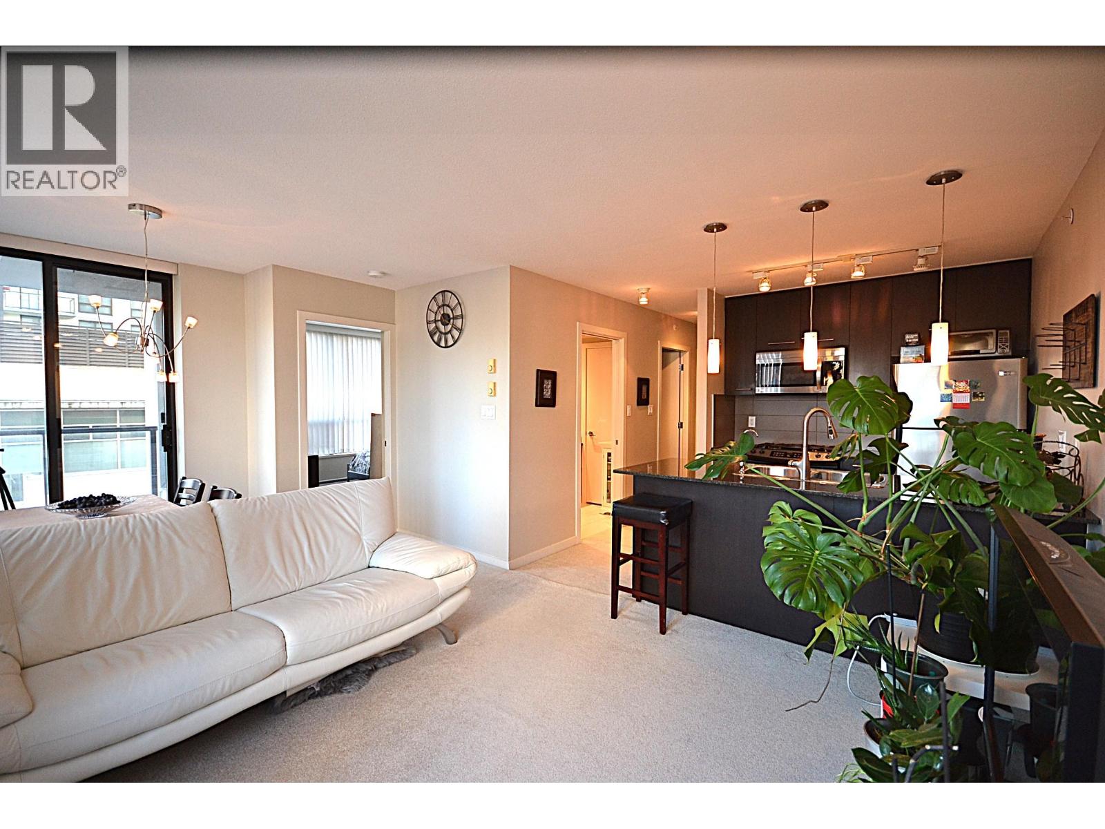 602 2979 Glen Drive, Coquitlam, British Columbia  V3B 0B2 - Photo 8 - R3078946