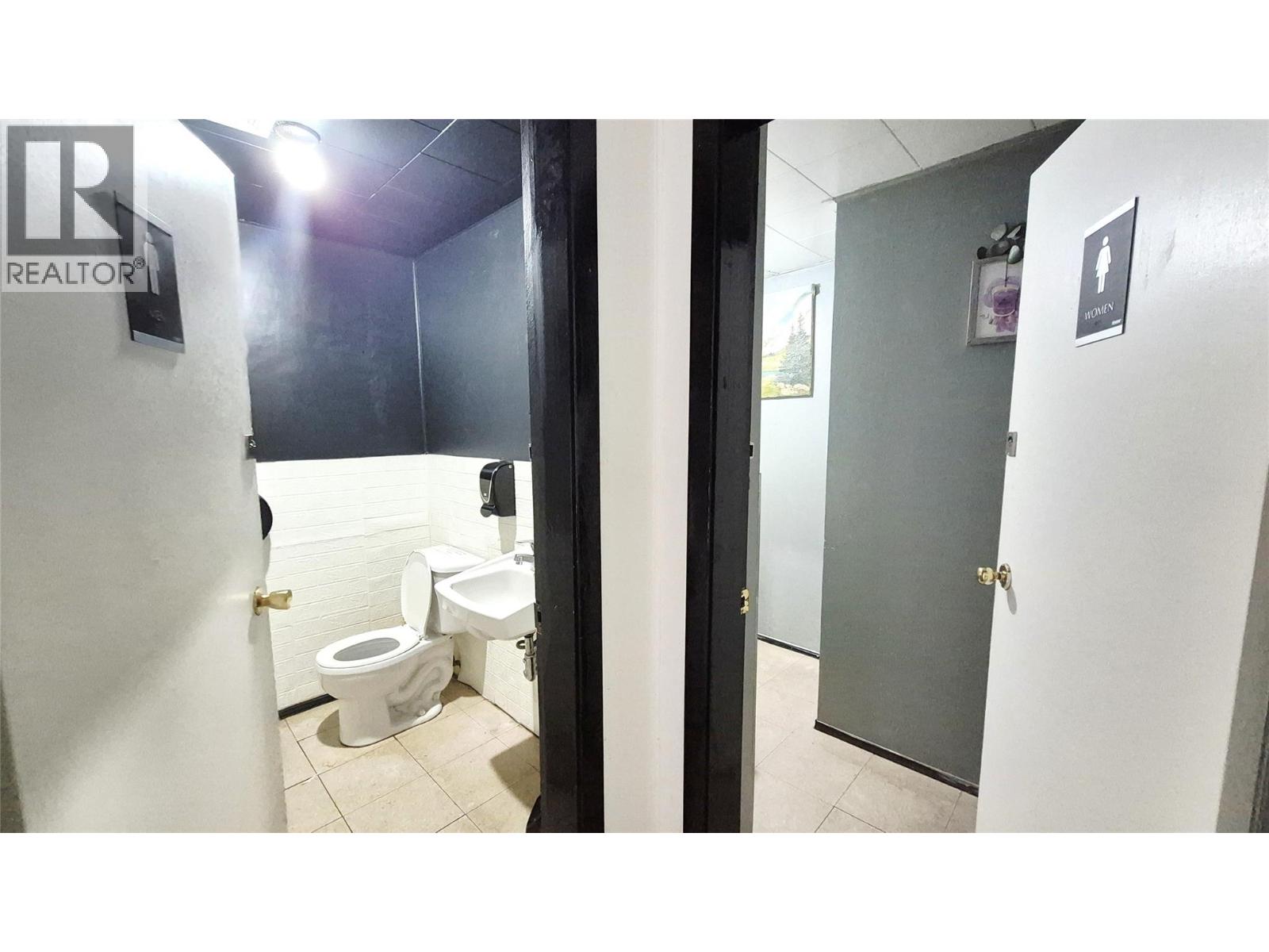 5177 Trans Canada Highway, Tappen, British Columbia  V0E 2X3 - Photo 29 - 10369414