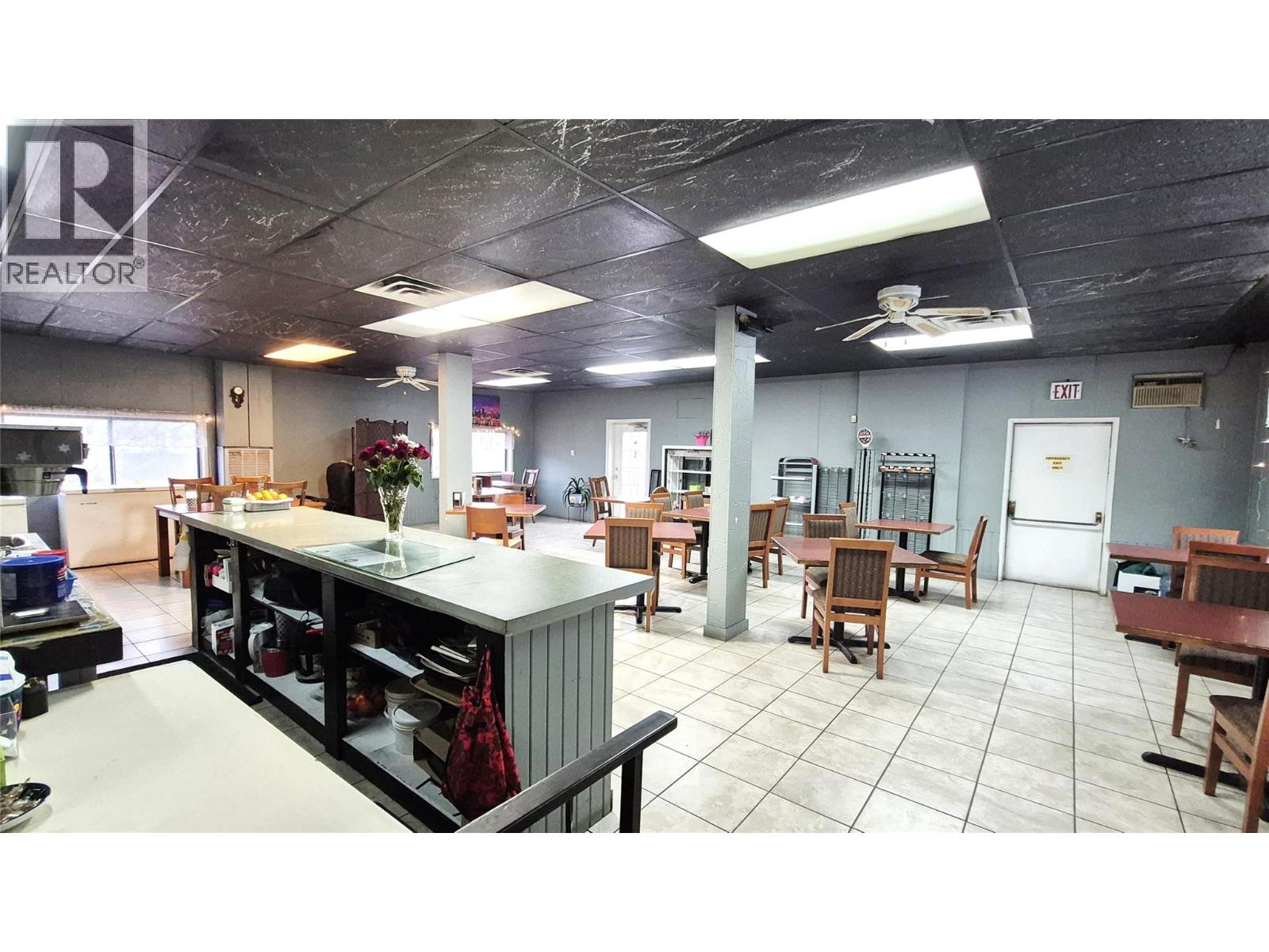 5177 Trans Canada Highway, Tappen, British Columbia  V0E 2X3 - Photo 37 - 10369414