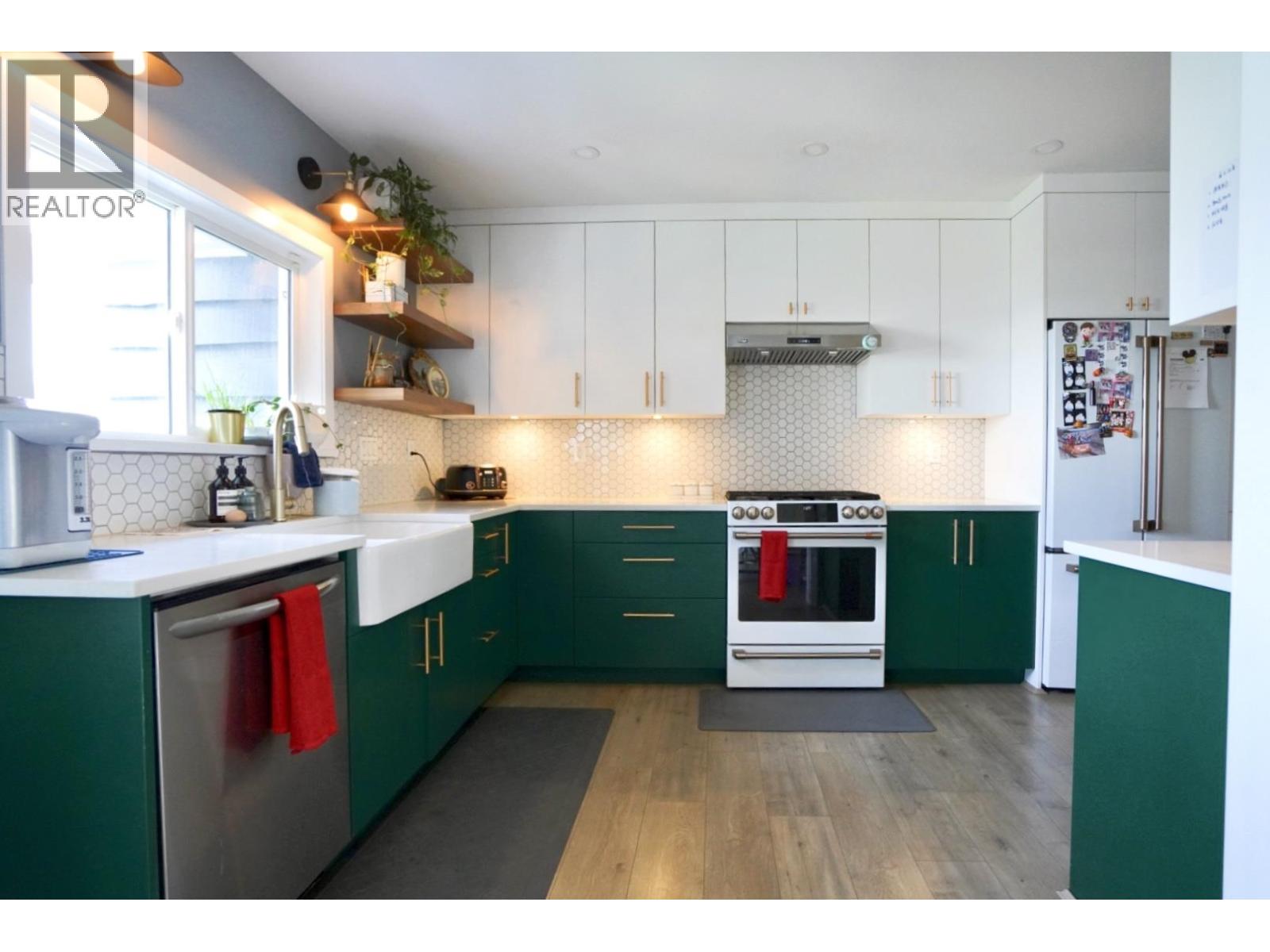 1215 Nepal Crescent, West Vancouver, British Columbia  V7T 2H4 - Photo 2 - R3081342