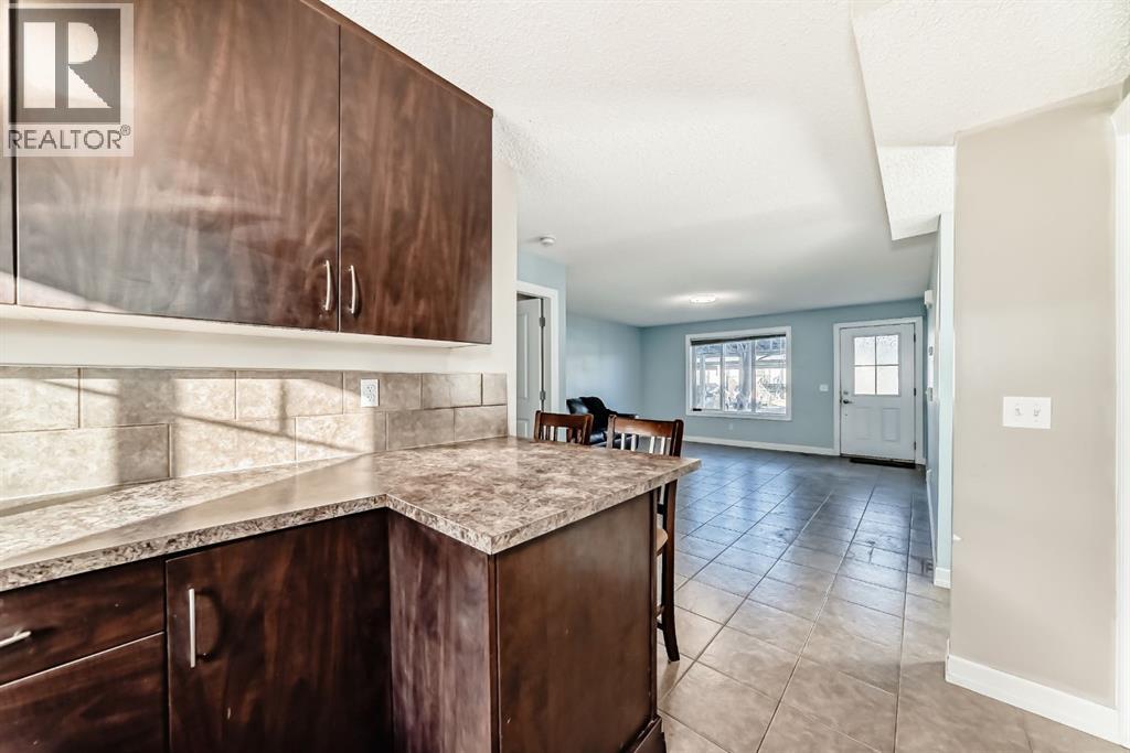 4, 133 Copperpond Heights Se, Calgary, Alberta  T2Z 1C5 - Photo 7 - A2274789