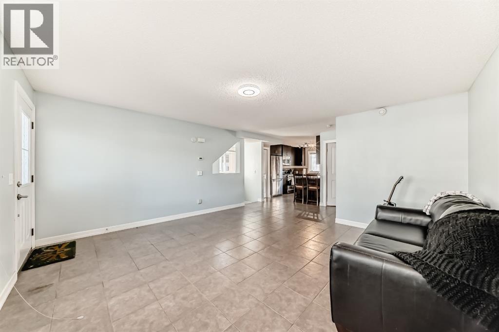 4, 133 Copperpond Heights Se, Calgary, Alberta  T2Z 1C5 - Photo 8 - A2274789