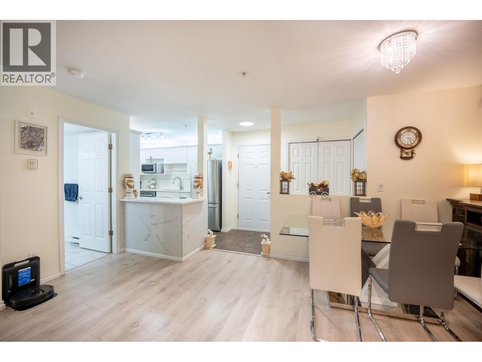 206 855 W 16th Street, North Vancouver, British Columbia  V7P 1R2 - Photo 6 - R3080141