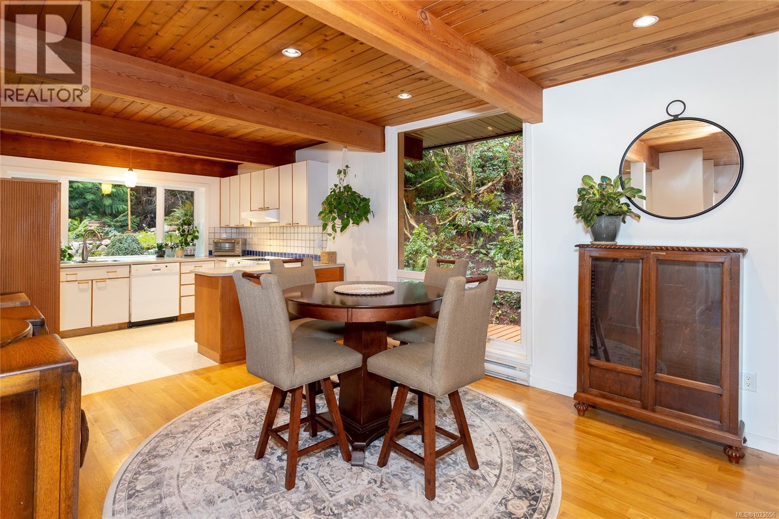 5150 Polson Terr, Saanich, British Columbia  V8Y 2C4 - Photo 10 - 1023056