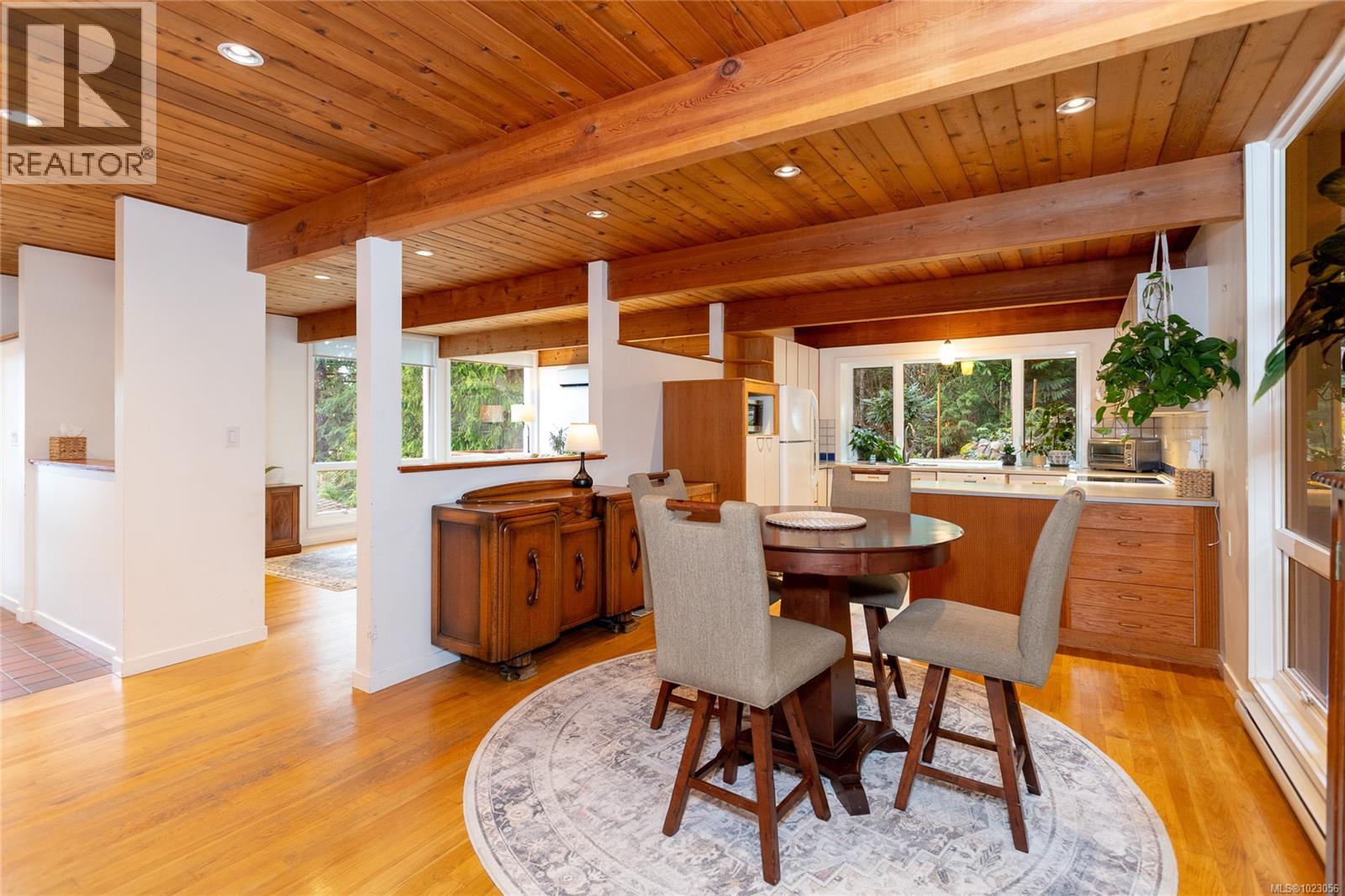 5150 Polson Terr, Saanich, British Columbia  V8Y 2C4 - Photo 12 - 1023056