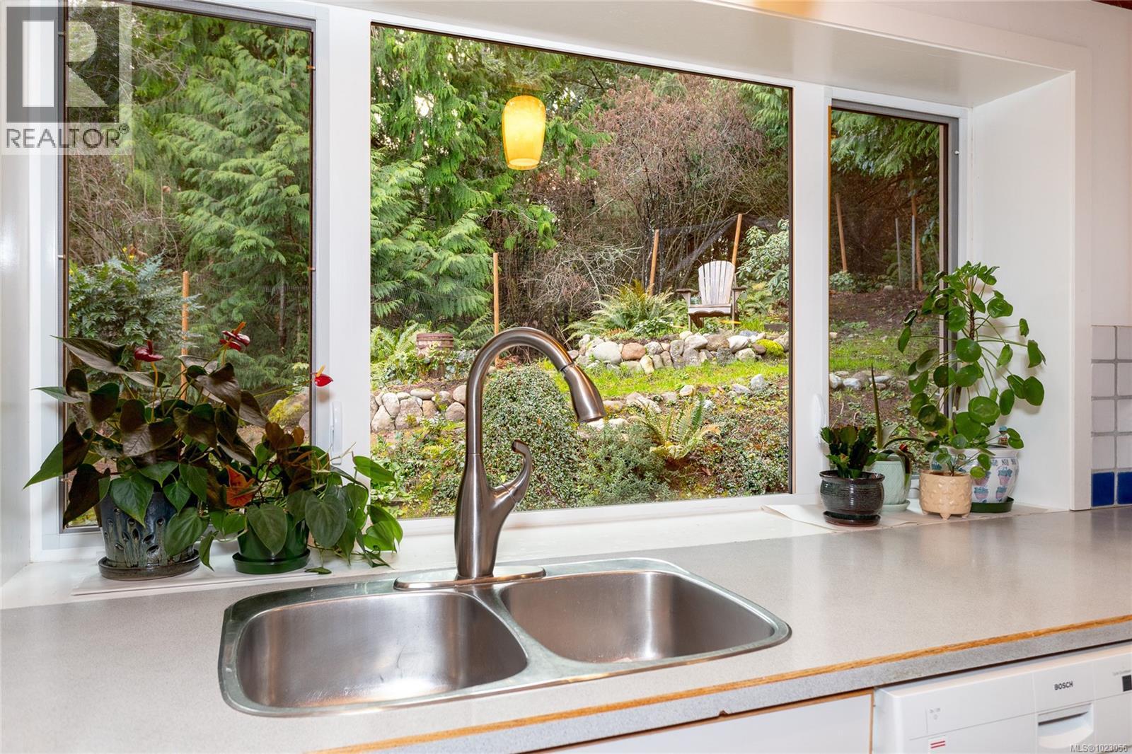 5150 Polson Terr, Saanich, British Columbia  V8Y 2C4 - Photo 19 - 1023056