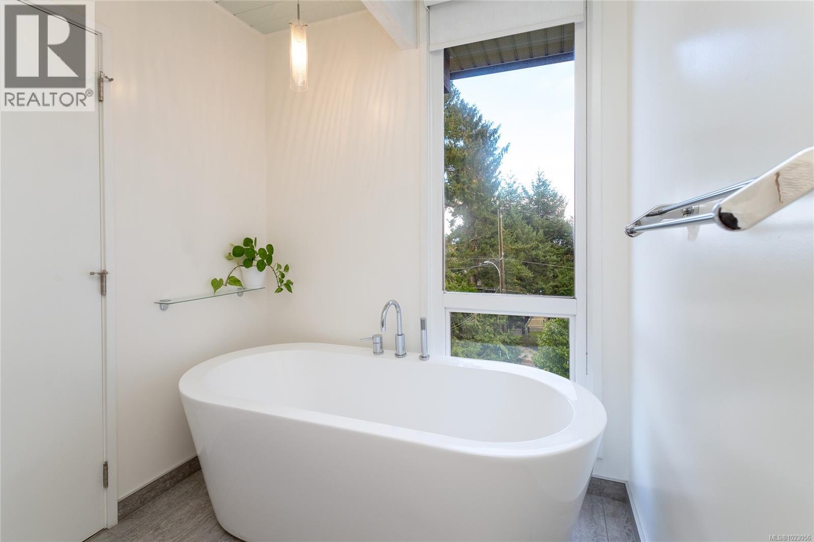 5150 Polson Terr, Saanich, British Columbia  V8Y 2C4 - Photo 24 - 1023056