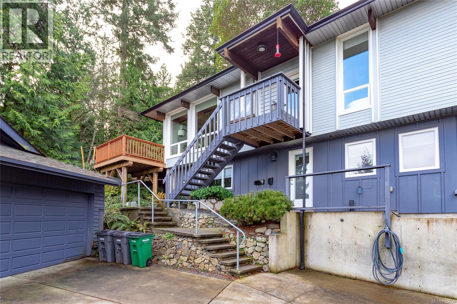 5150 Polson Terr, Saanich, British Columbia  V8Y 2C4 - Photo 3 - 1023056