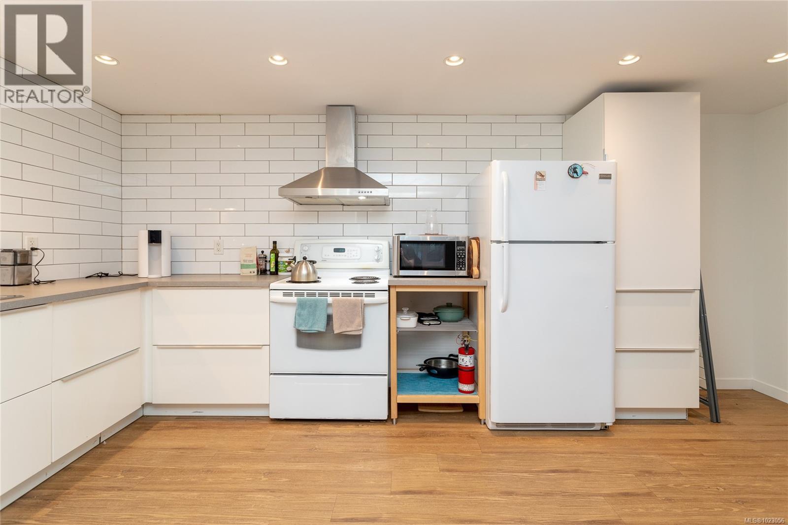 5150 Polson Terr, Saanich, British Columbia  V8Y 2C4 - Photo 33 - 1023056