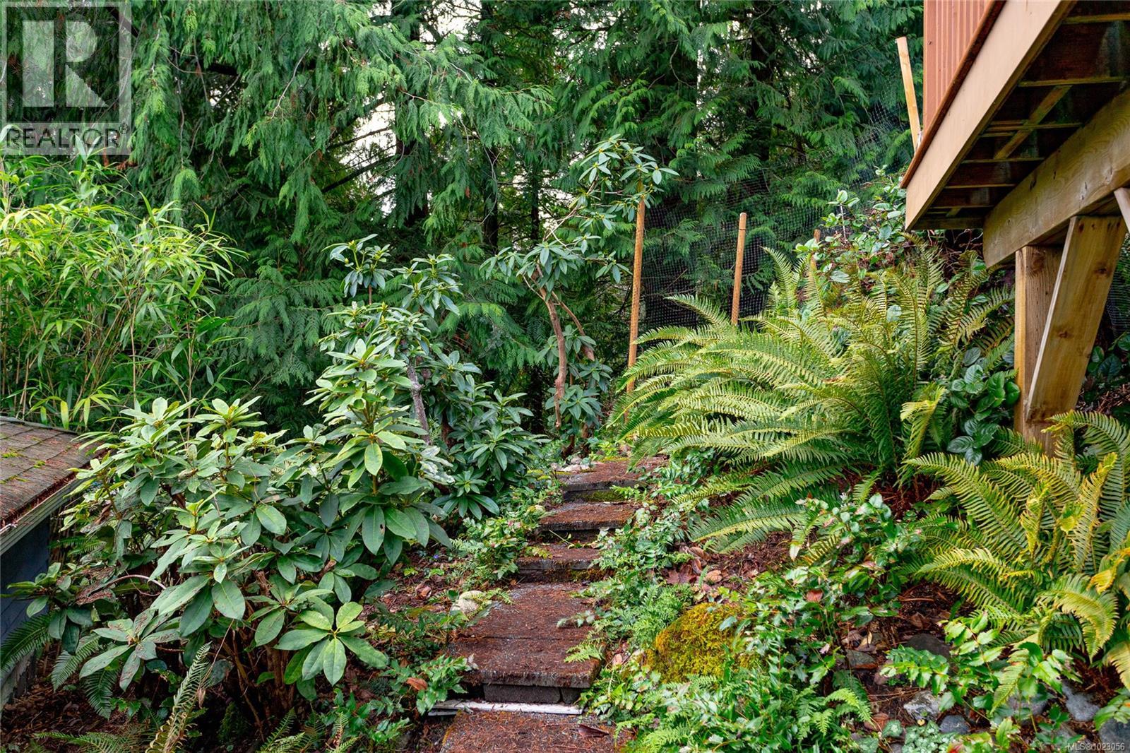 5150 Polson Terr, Saanich, British Columbia  V8Y 2C4 - Photo 38 - 1023056