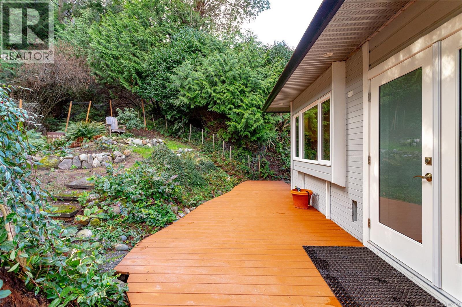 5150 Polson Terr, Saanich, British Columbia  V8Y 2C4 - Photo 45 - 1023056