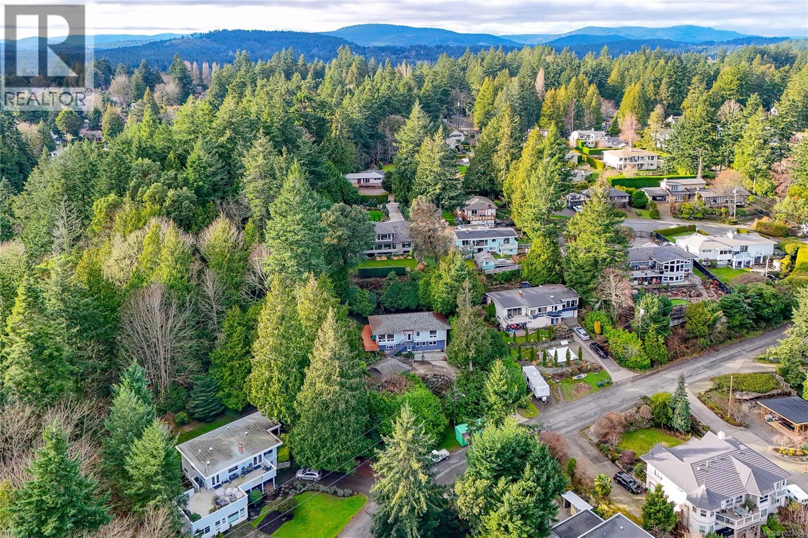 5150 Polson Terr, Saanich, British Columbia  V8Y 2C4 - Photo 49 - 1023056