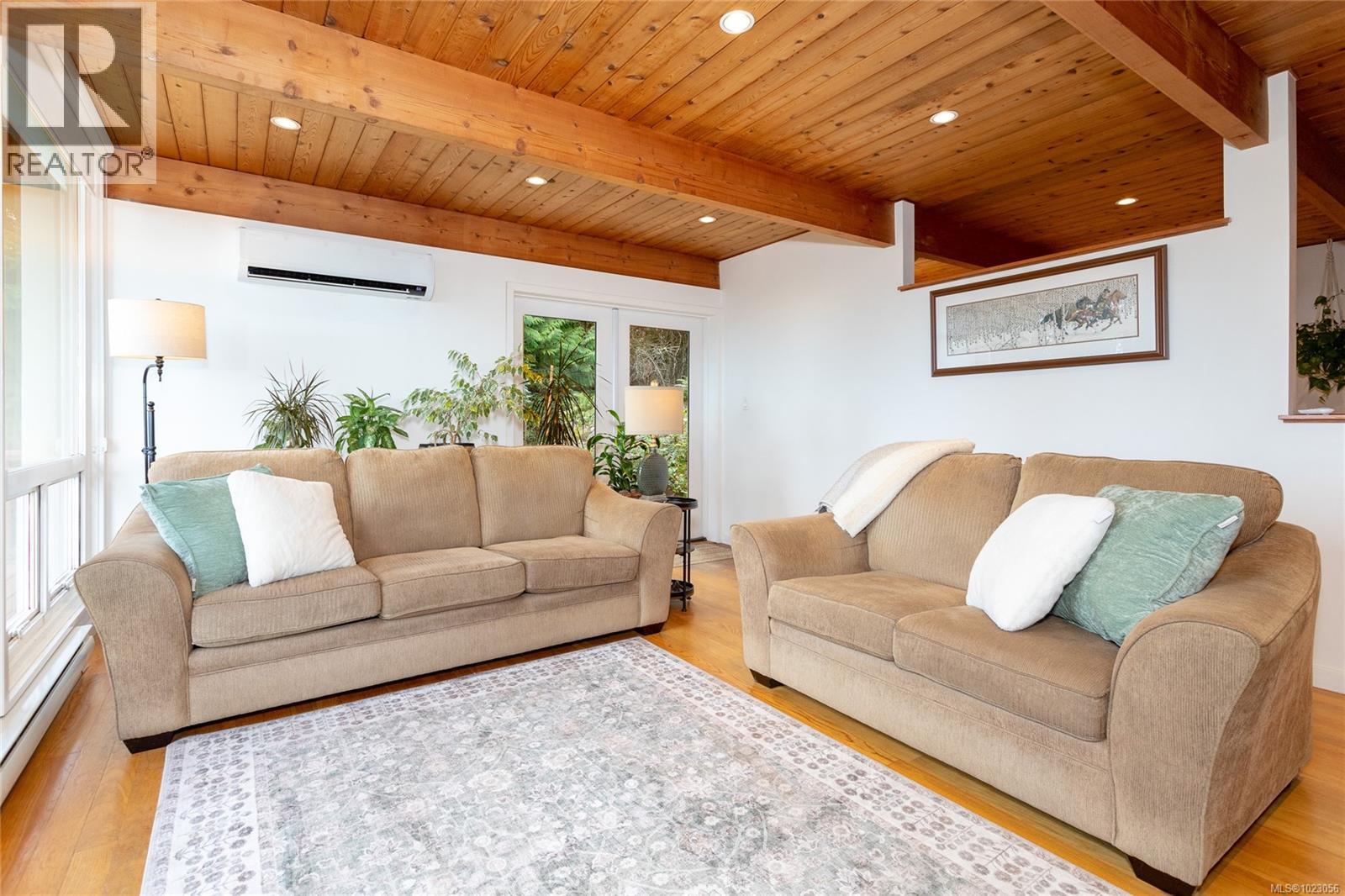 5150 Polson Terr, Saanich, British Columbia  V8Y 2C4 - Photo 8 - 1023056