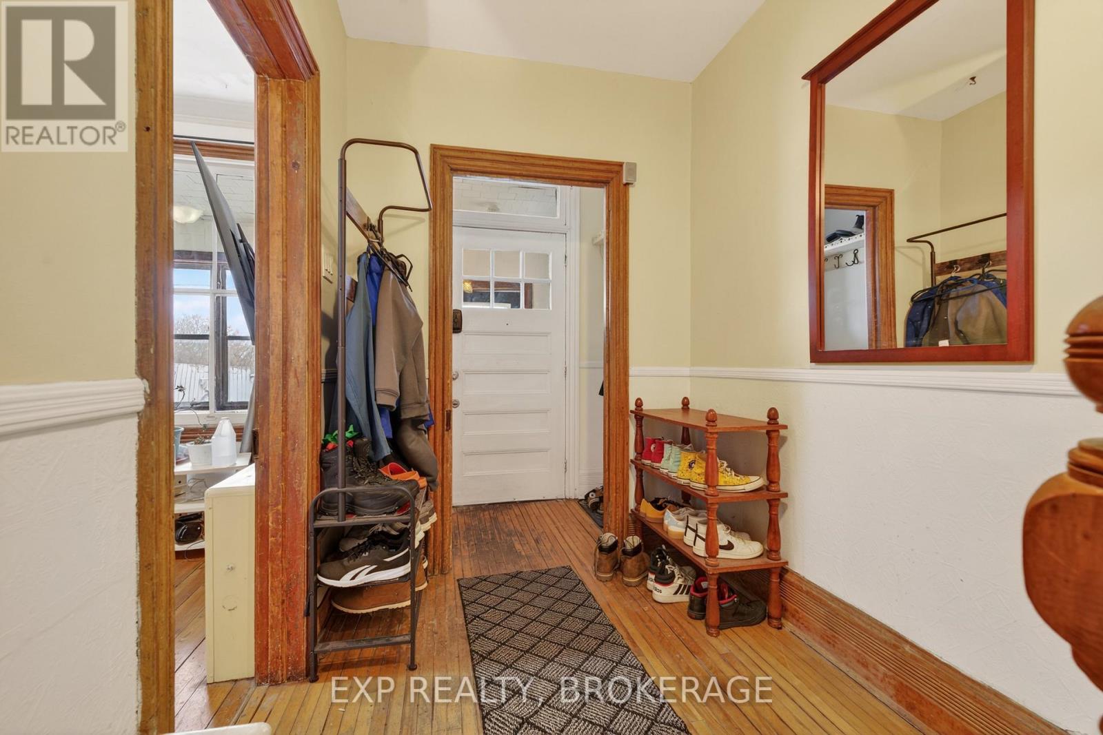 212 Rideau Street, Kingston, Ontario  K7K 3A4 - Photo 3 - X12715924