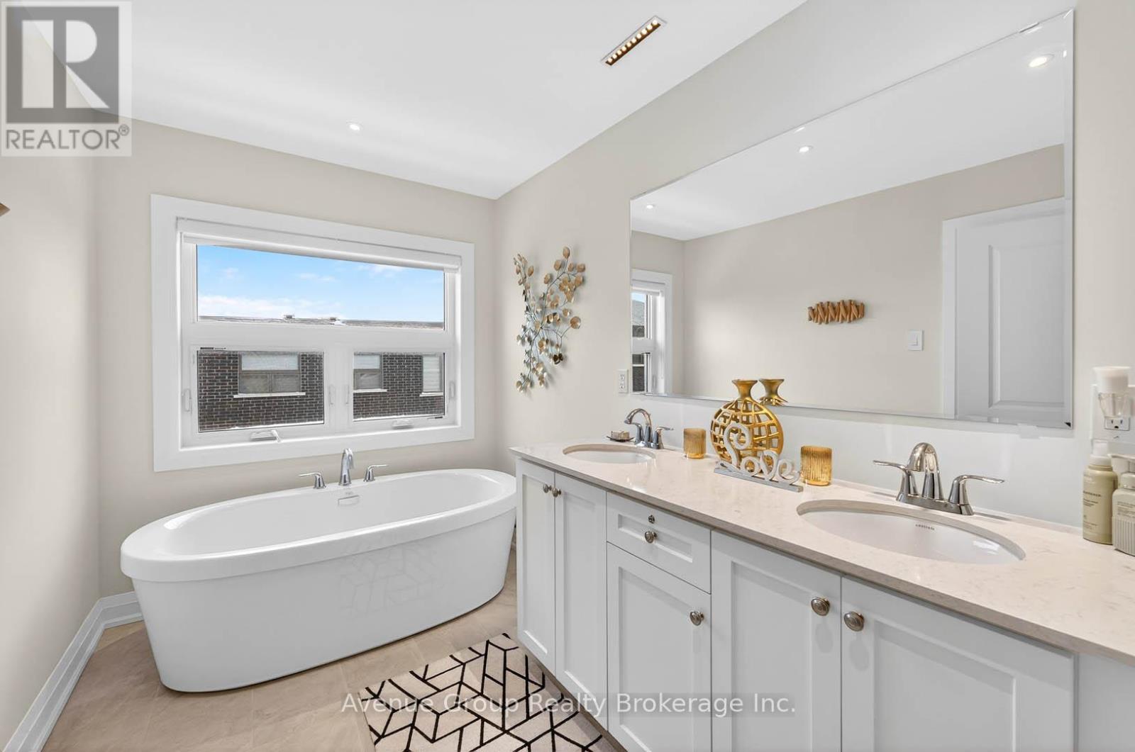 919 Isaac Phillips Way, Newmarket, Ontario  L3X 0M7 - Photo 25 - N12715892