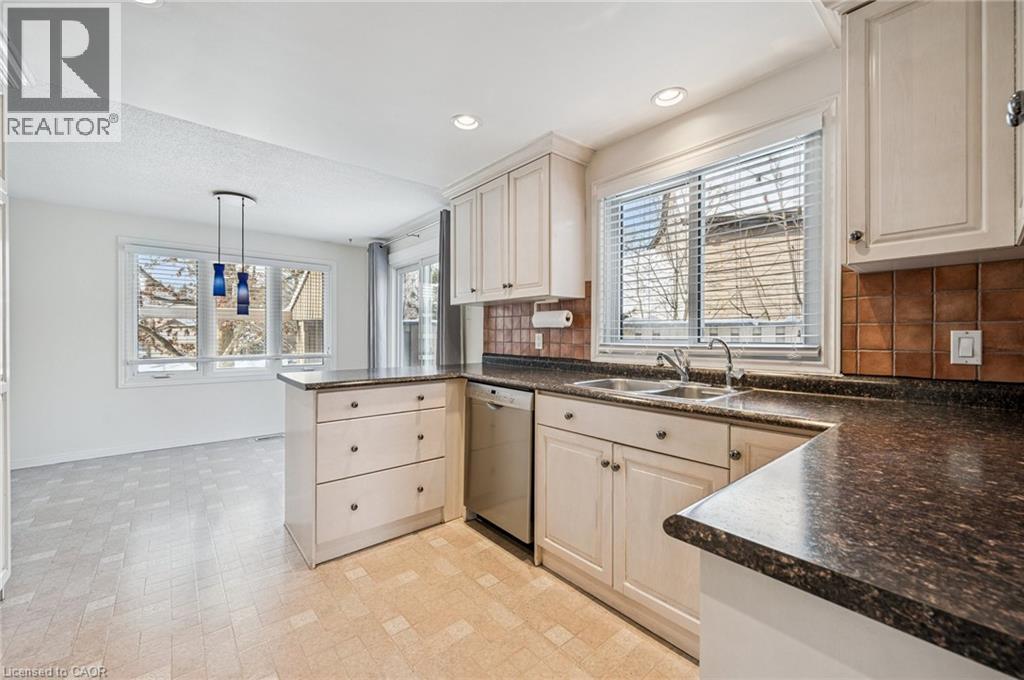 19 Broadview Court, Kitchener, Ontario  N2A 2X8 - Photo 11 - 40798739