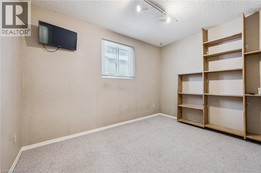 19 Broadview Court, Kitchener, Ontario  N2A 2X8 - Photo 29 - 40798739