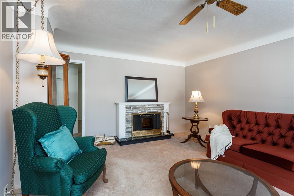 547 Superior Street, Sarnia, Ontario  N7T 7E7 - Photo 10 - 26001473