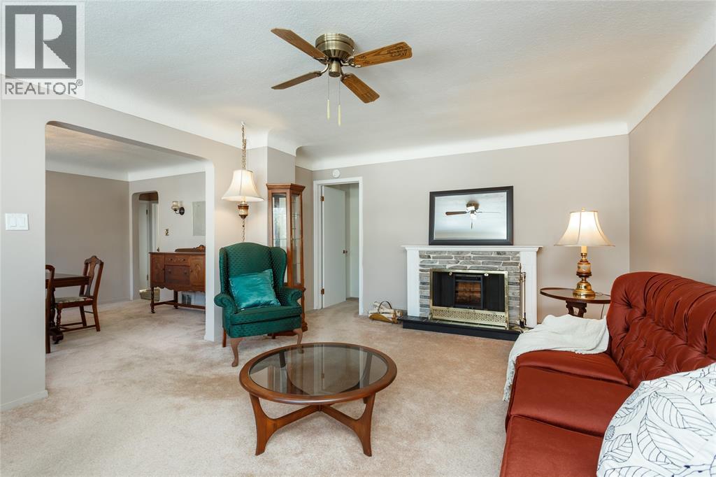 547 Superior Street, Sarnia, Ontario  N7T 7E7 - Photo 11 - 26001473