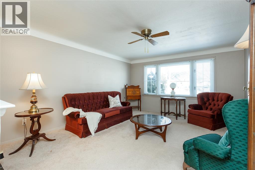 547 Superior Street, Sarnia, Ontario  N7T 7E7 - Photo 13 - 26001473