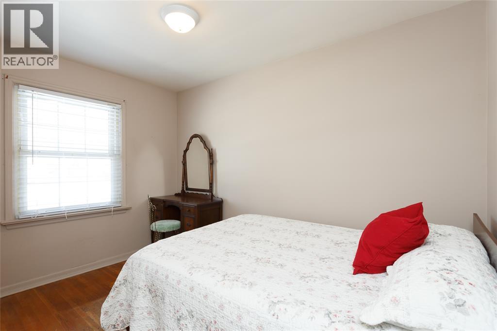 547 Superior Street, Sarnia, Ontario  N7T 7E7 - Photo 16 - 26001473