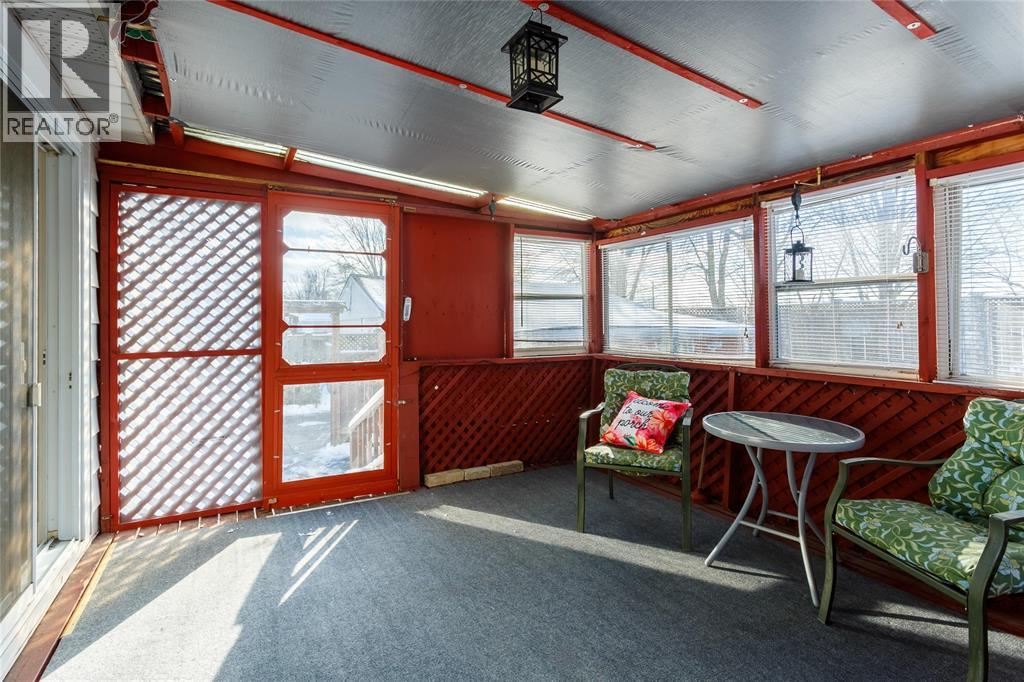 547 Superior Street, Sarnia, Ontario  N7T 7E7 - Photo 32 - 26001473