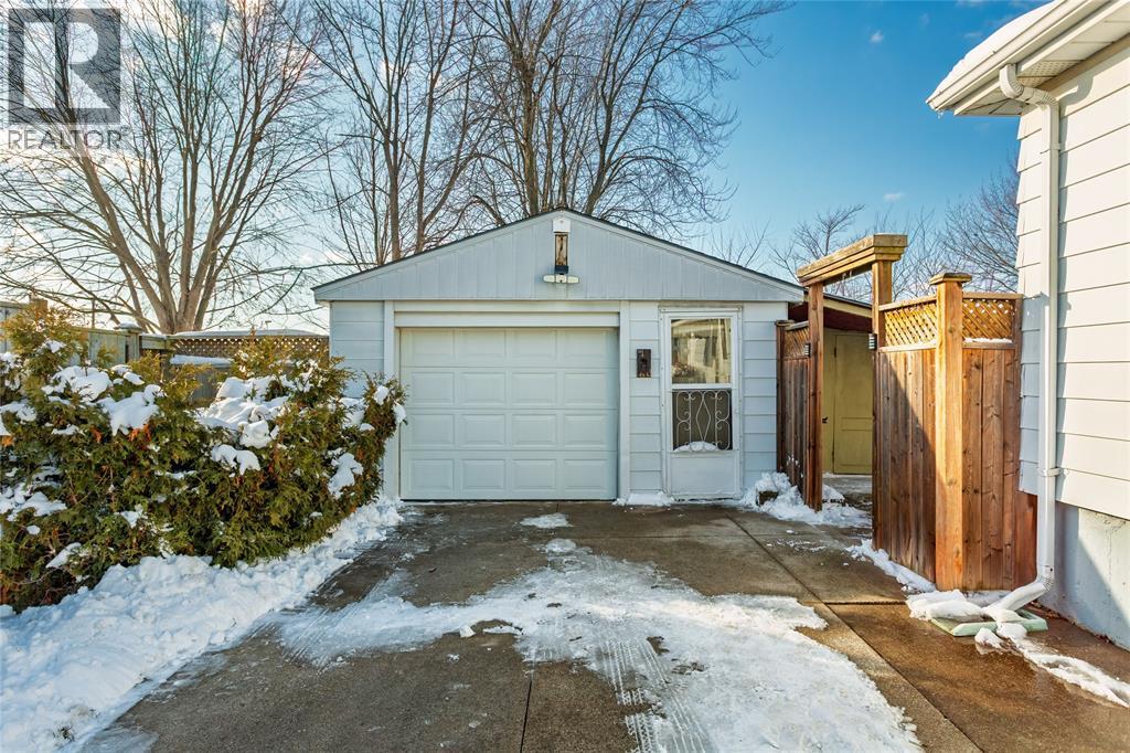 547 Superior Street, Sarnia, Ontario  N7T 7E7 - Photo 33 - 26001473