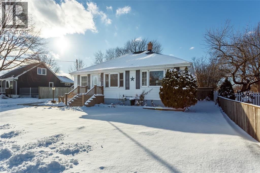 547 Superior Street, Sarnia, Ontario  N7T 7E7 - Photo 6 - 26001473