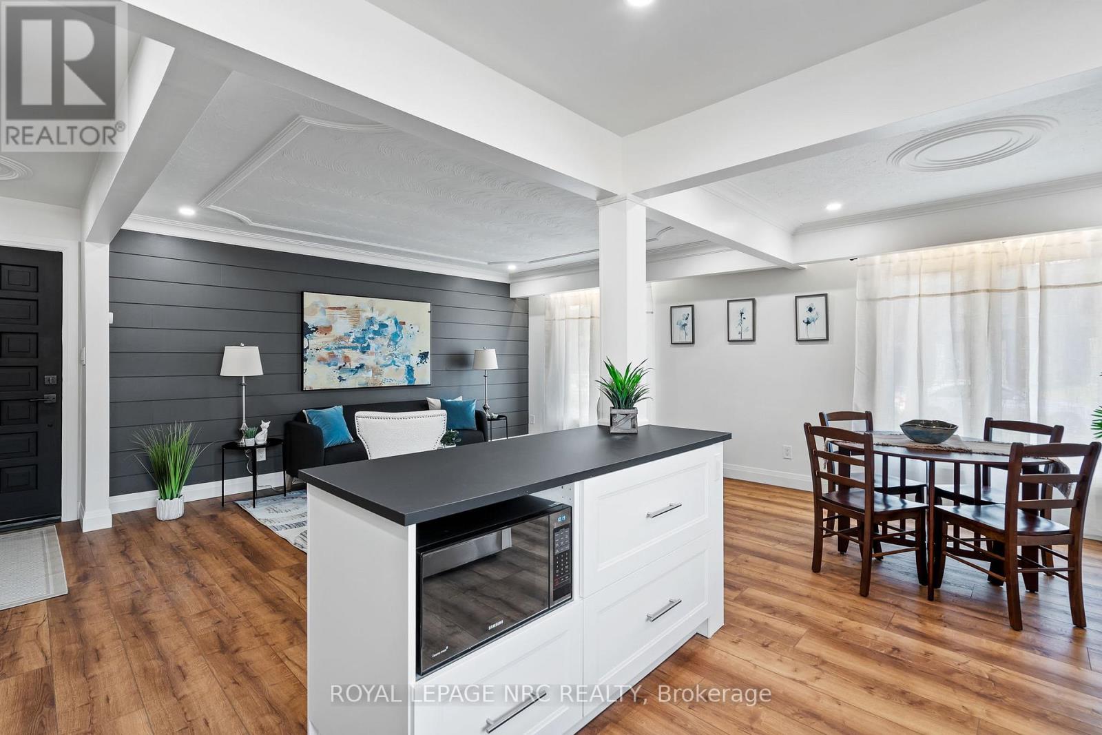 Upper - 4908 Pettit Avenue, Niagara Falls, Ontario  L2E 6L6 - Photo 11 - X12715964