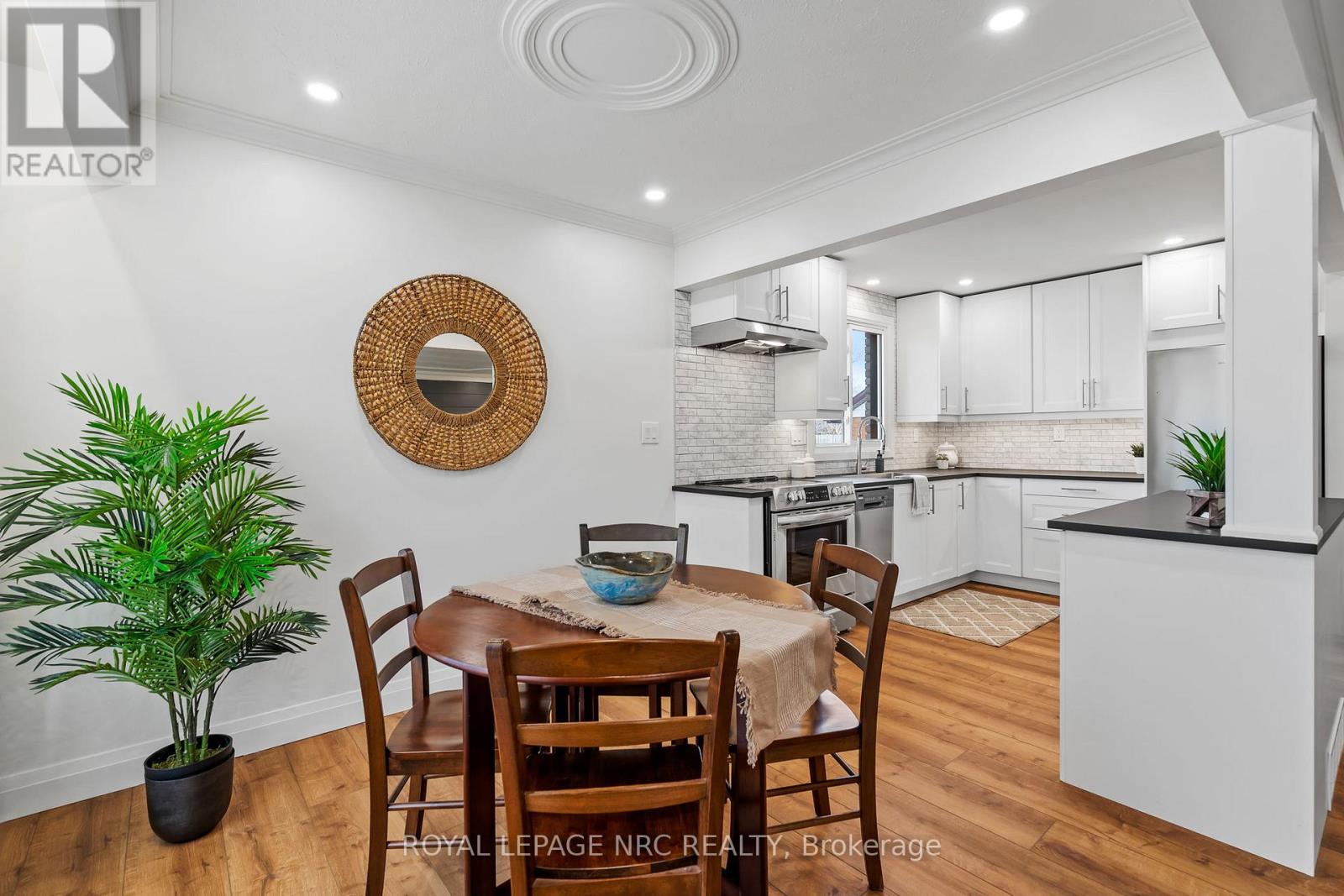 Upper - 4908 Pettit Avenue, Niagara Falls, Ontario  L2E 6L6 - Photo 13 - X12715964