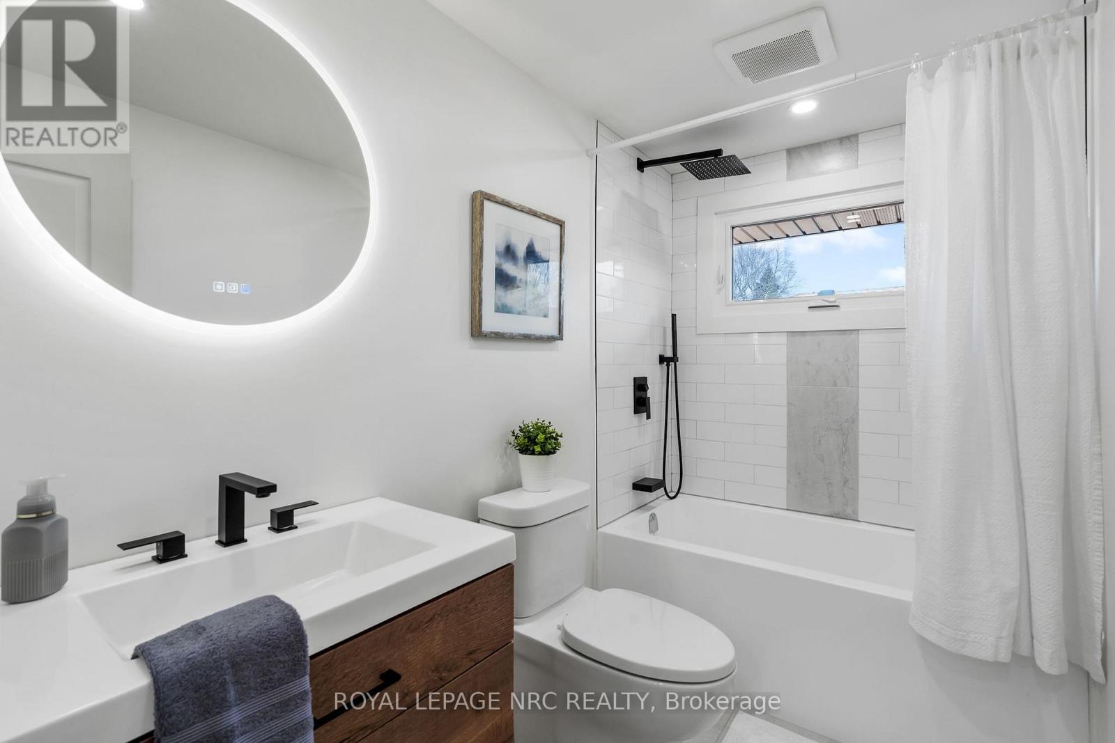 Upper - 4908 Pettit Avenue, Niagara Falls, Ontario  L2E 6L6 - Photo 17 - X12715964