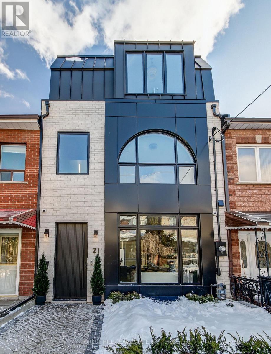 21 FOXLEY STREET, Toronto, Ontario