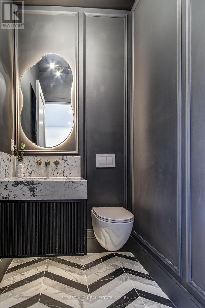 21 Foxley Street, Toronto, Ontario  M6J 1P9 - Photo 5 - C12715904