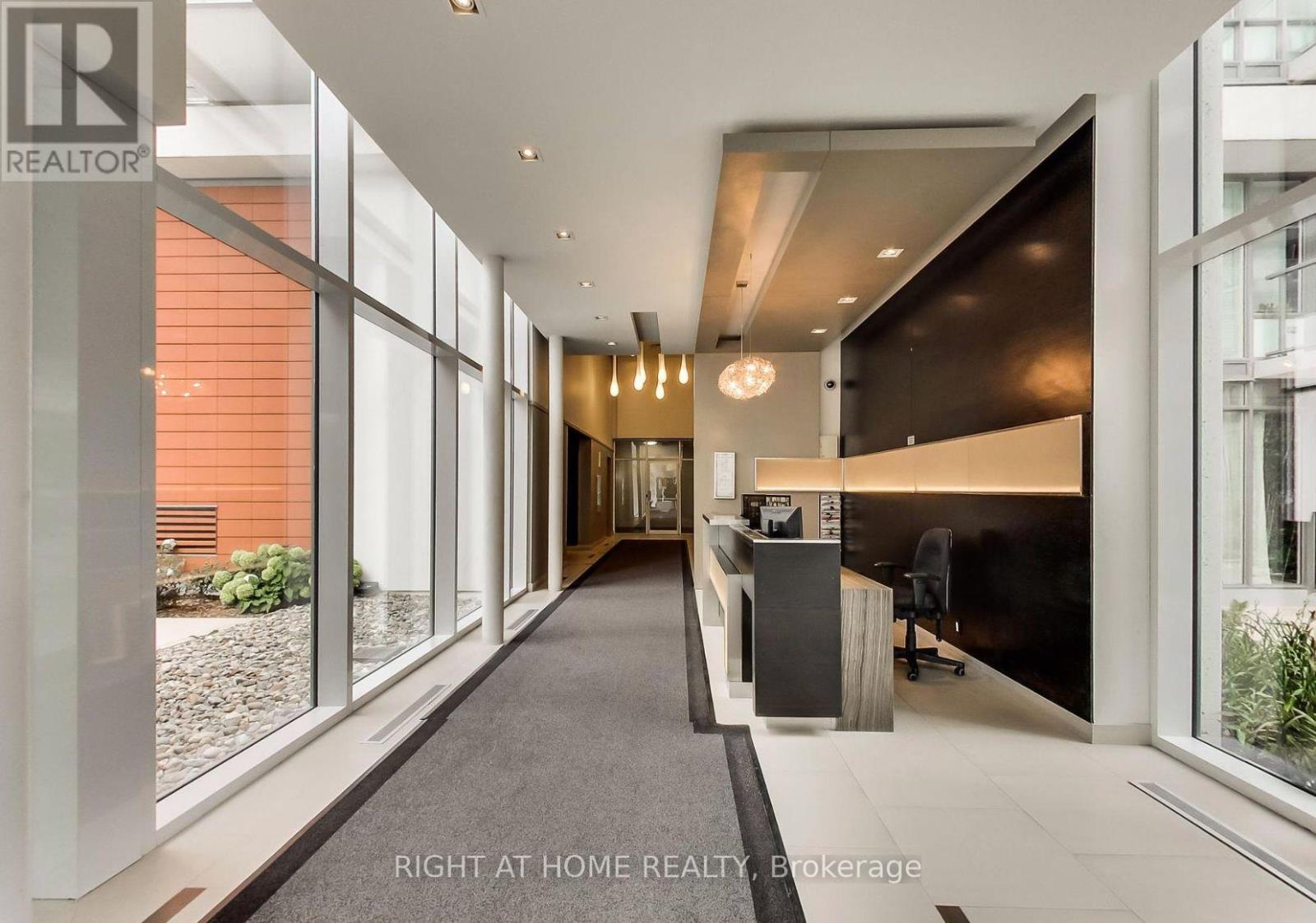 730 - 90 Stadium Road, Toronto, Ontario  M5V 3W5 - Photo 19 - C12715940