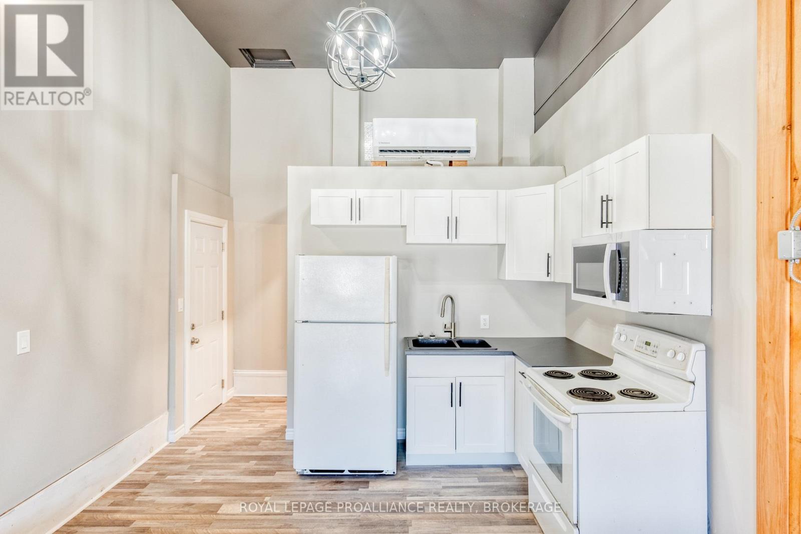 48 Dundas Street E, Greater Napanee, Ontario  K7R 1H8 - Photo 6 - X12715974