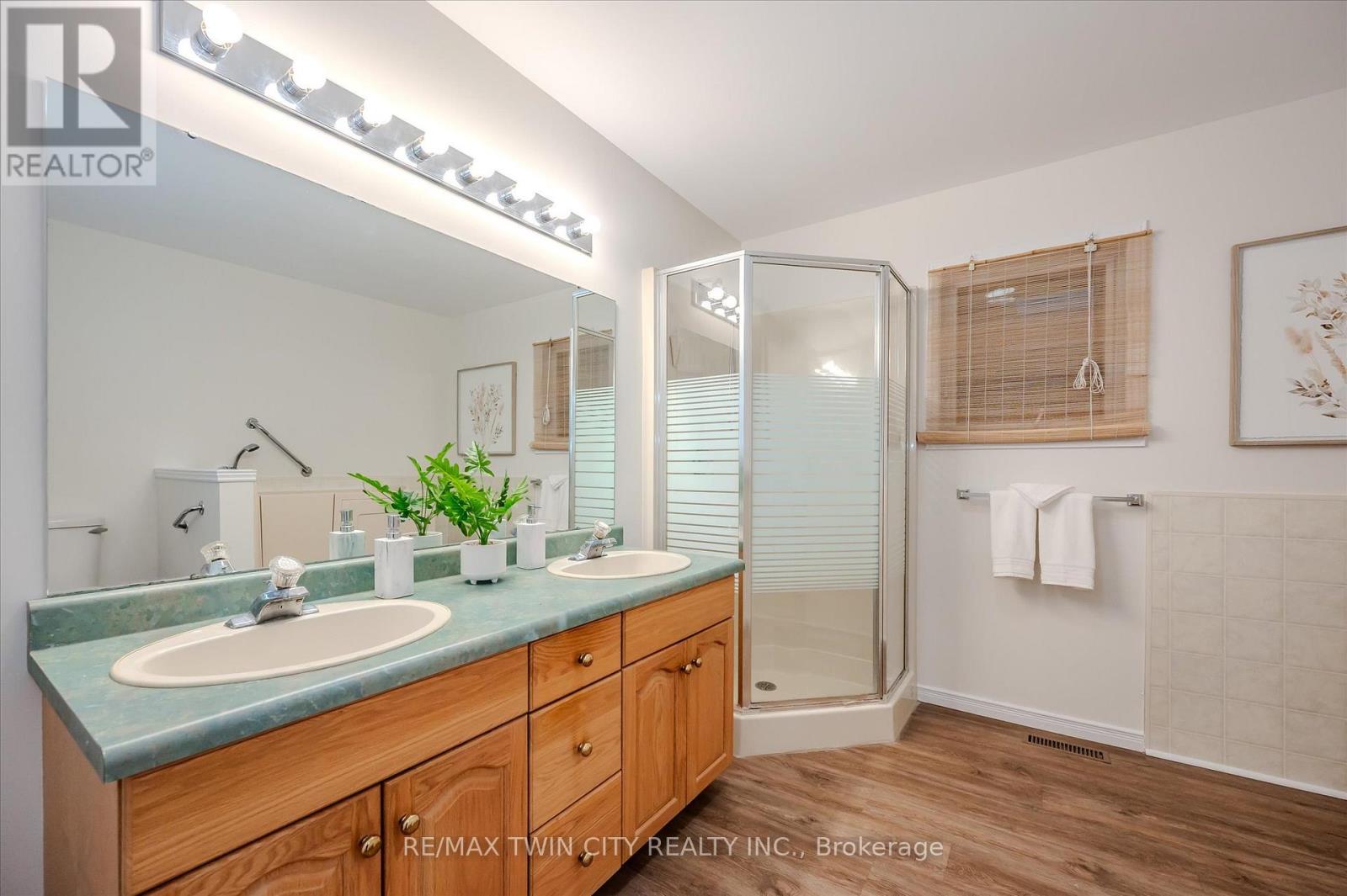 185 Wesley Crescent, Woolwich, Ontario  N2J 4G8 - Photo 15 - X12715916