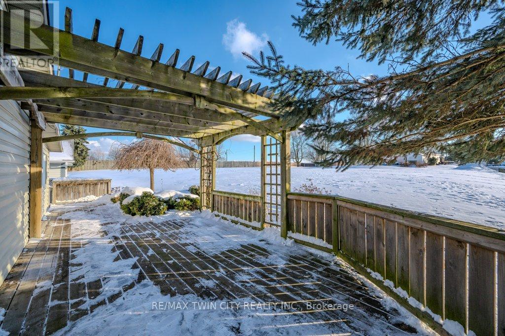 185 Wesley Crescent, Woolwich, Ontario  N2J 4G8 - Photo 24 - X12715916