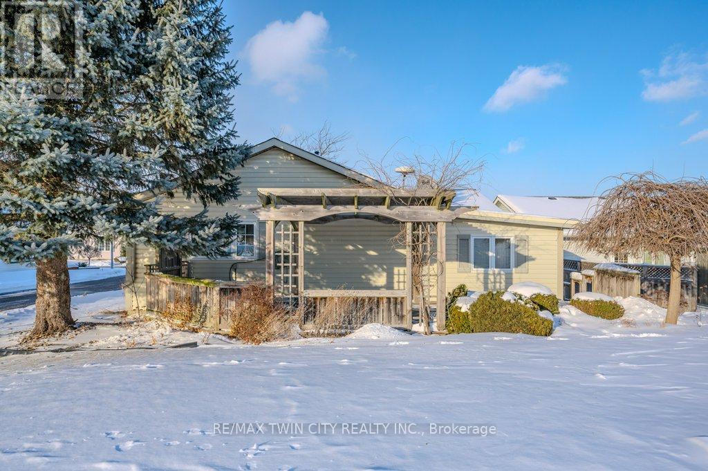 185 Wesley Crescent, Woolwich, Ontario  N2J 4G8 - Photo 31 - X12715916