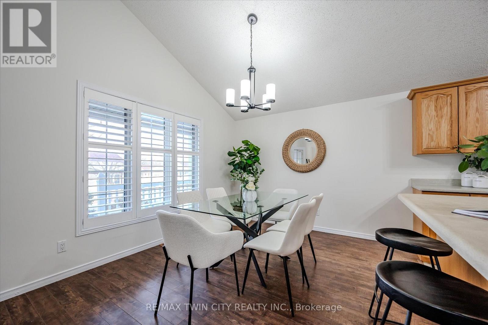 185 Wesley Crescent, Woolwich, Ontario  N2J 4G8 - Photo 8 - X12715916