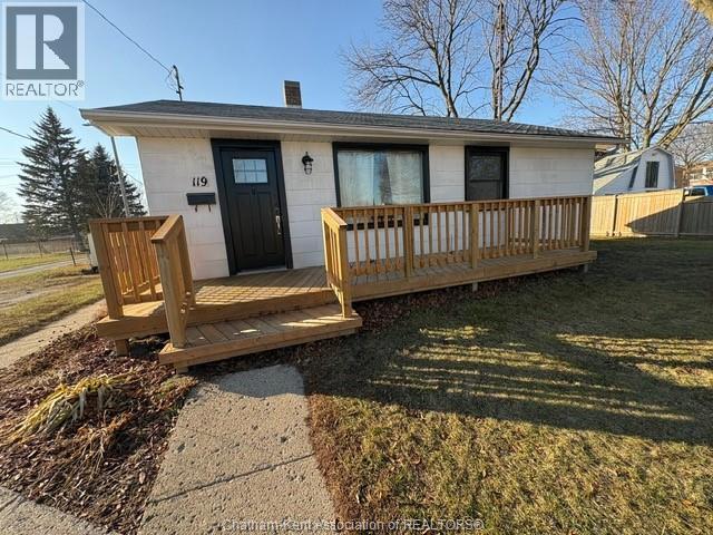 119 Lorne Avenue, Wallaceburg, Ontario  N8A 3Y9 - Photo 11 - 26000974